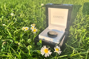 LONITÉ sends ashes and hair to Switzerland to turn ashes and hair into diamonds.